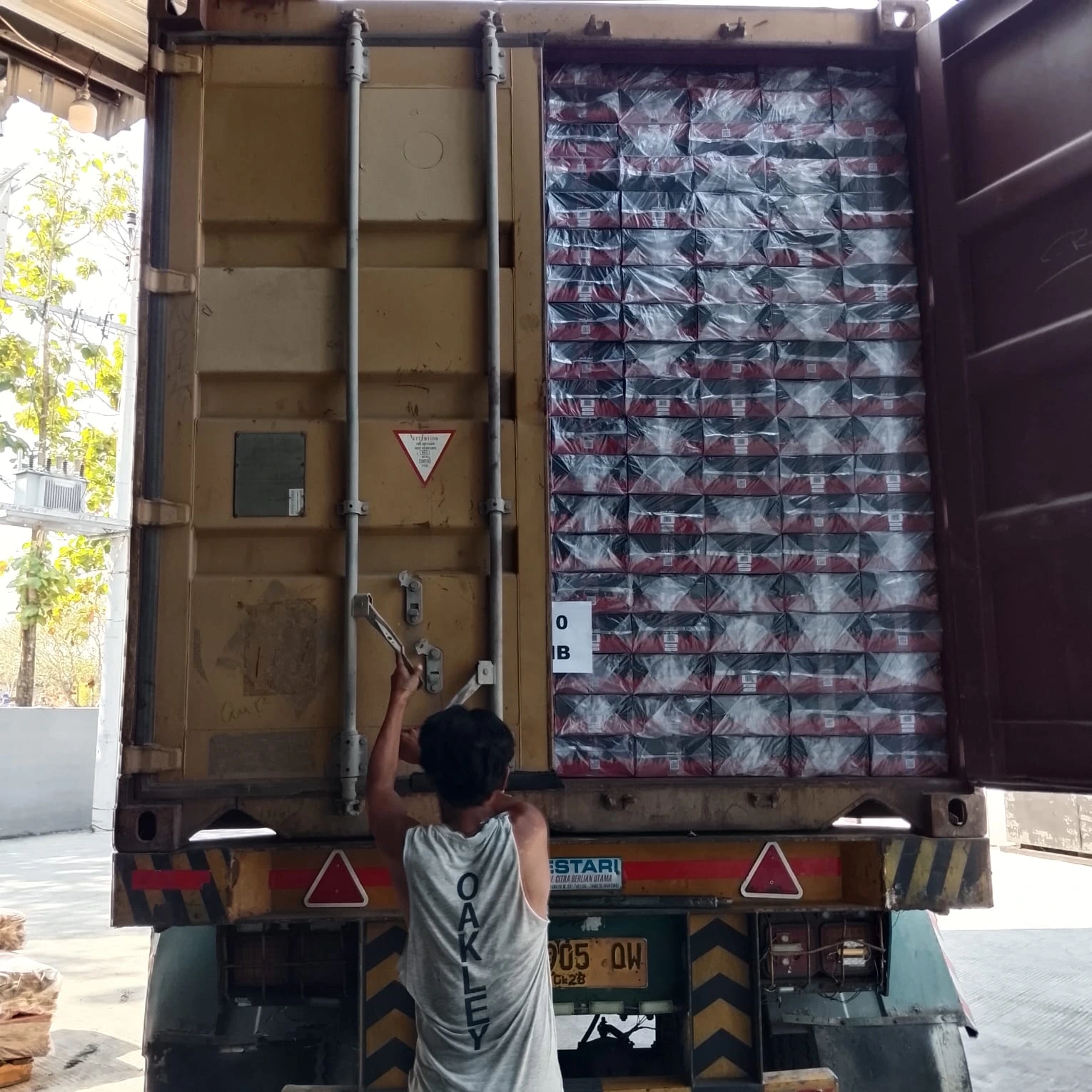 Storage and shipping process for charcoal briquettes